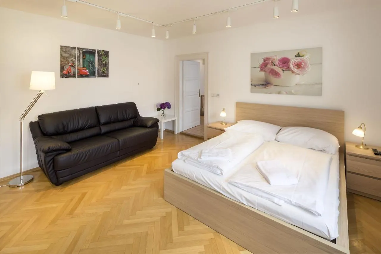 *** Aparthotel Capital Apartments - Wenceslas Square Prag Tschechische Republik